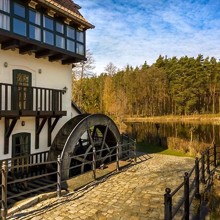 Gosciniec Pod Zajacem Bed & Breakfast Oleśnica Exterior foto