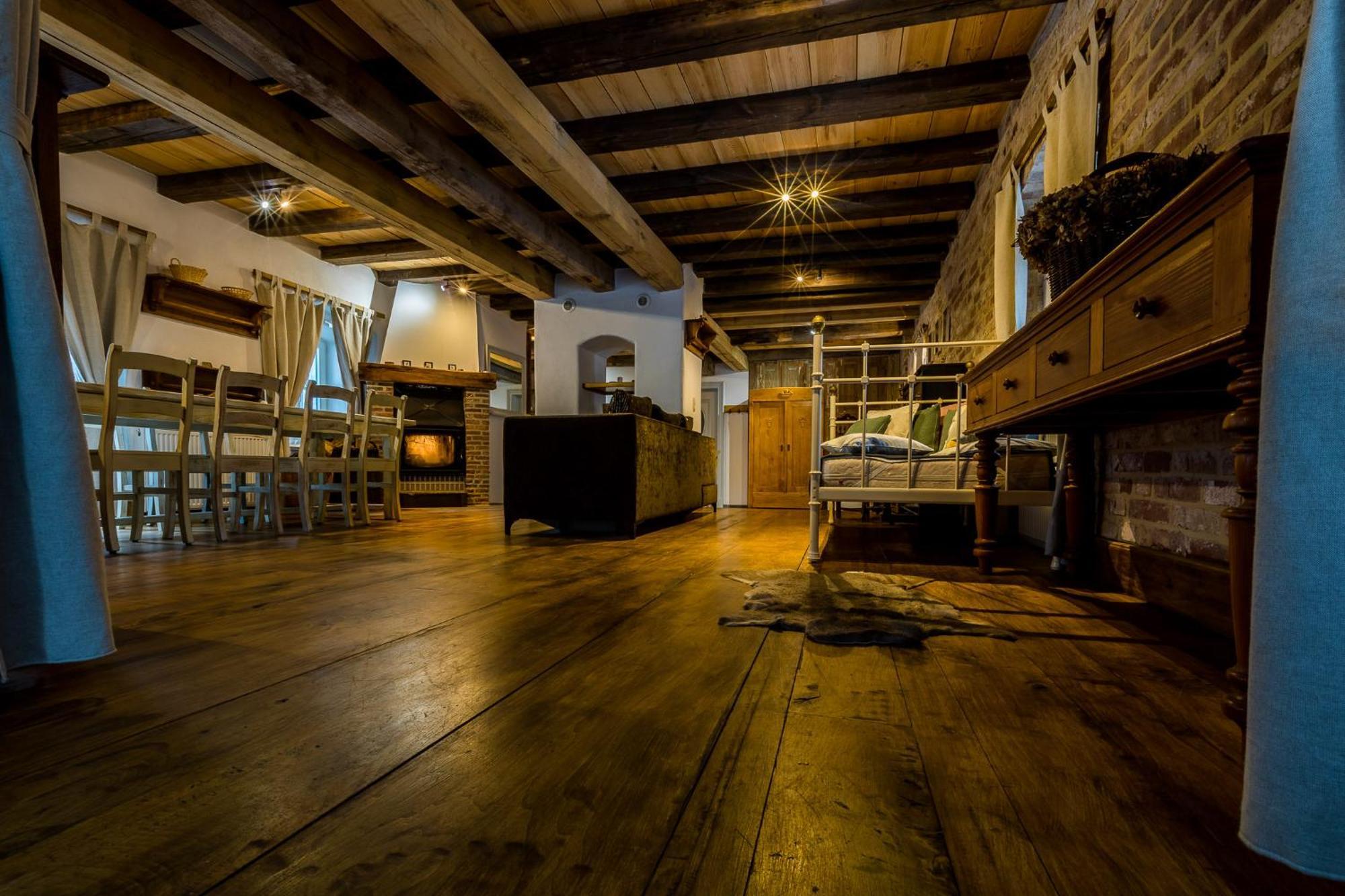 Gosciniec Pod Zajacem Bed & Breakfast Oleśnica Exterior foto