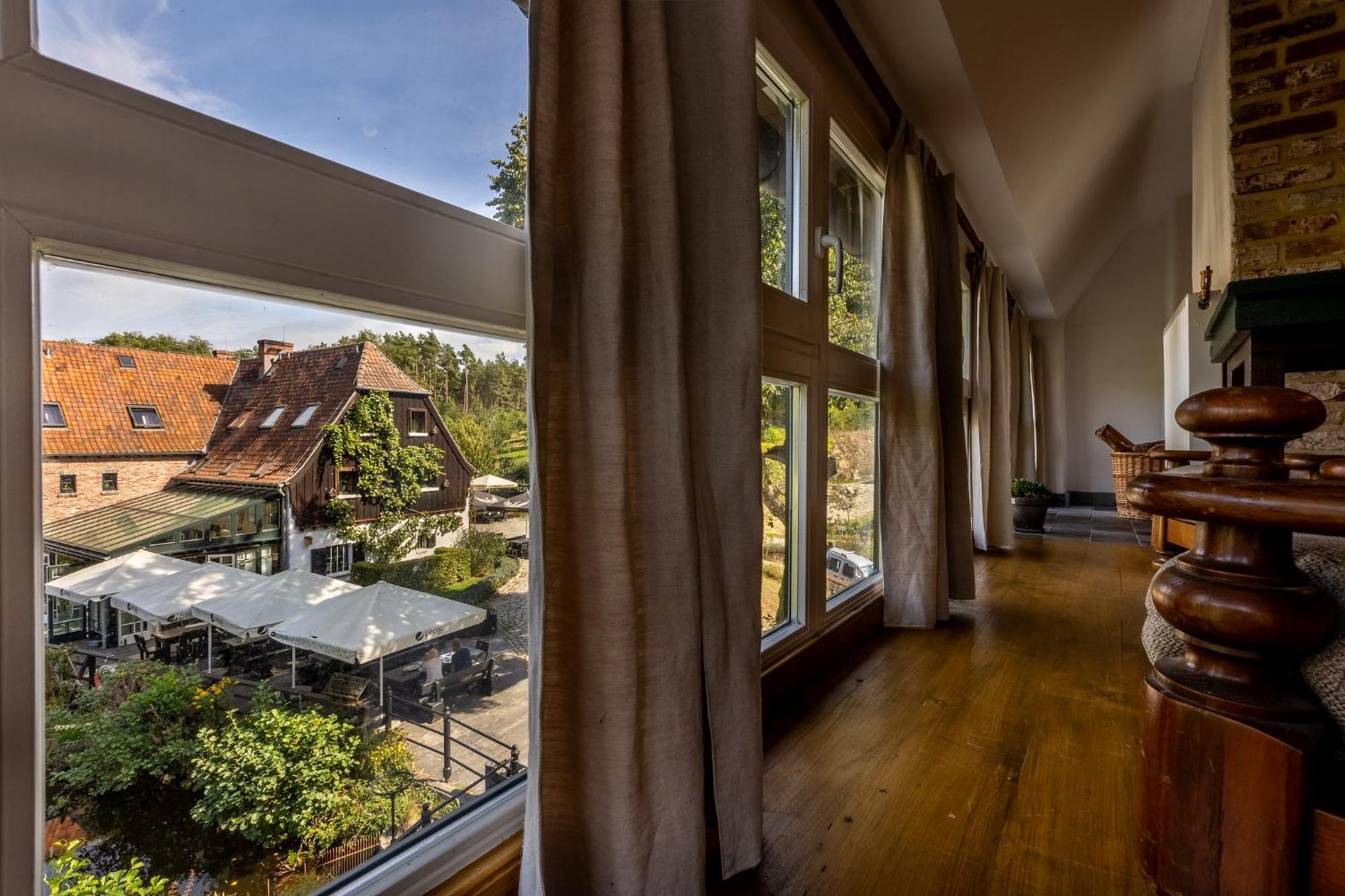 Gosciniec Pod Zajacem Bed & Breakfast Oleśnica Exterior foto