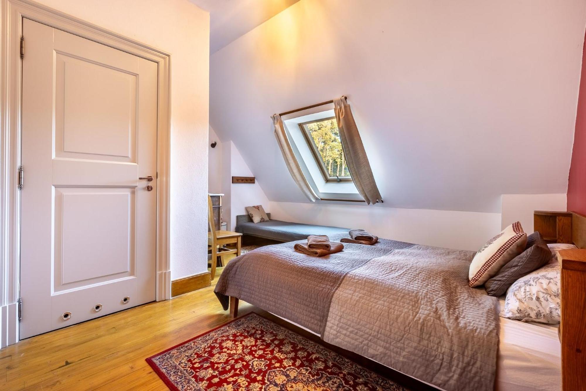 Gosciniec Pod Zajacem Bed & Breakfast Oleśnica Exterior foto