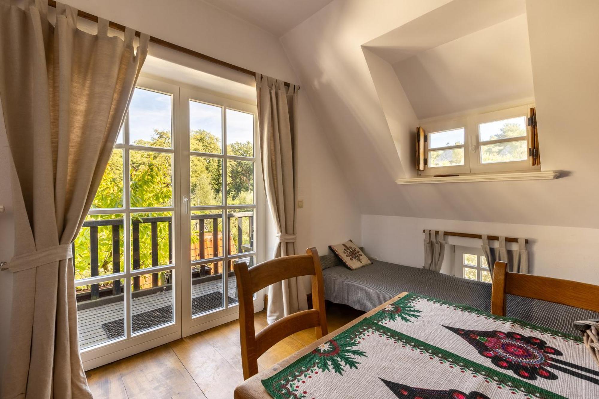 Gosciniec Pod Zajacem Bed & Breakfast Oleśnica Exterior foto