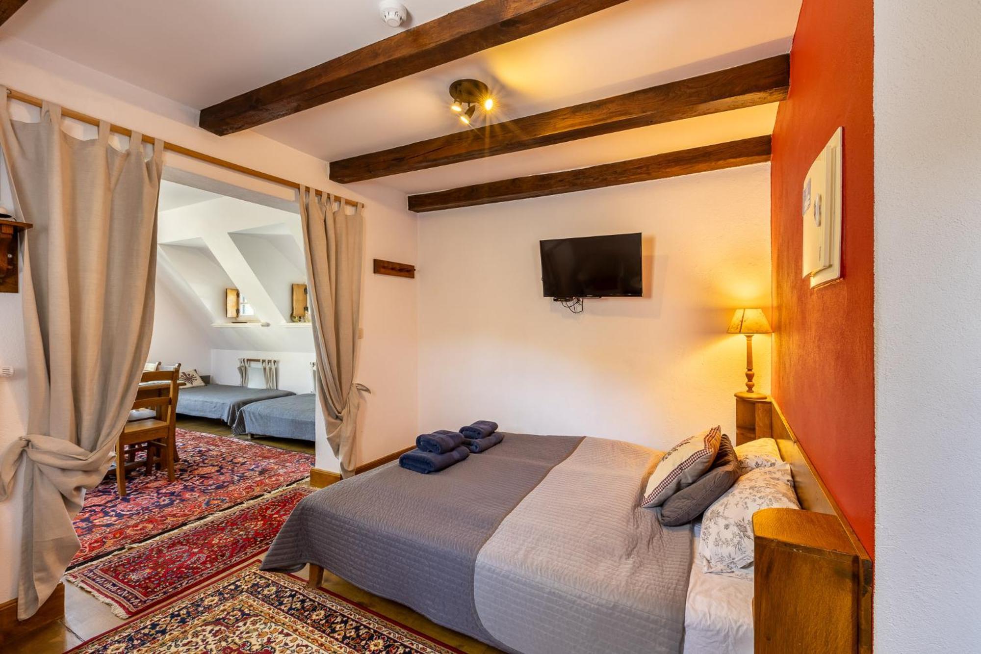 Gosciniec Pod Zajacem Bed & Breakfast Oleśnica Exterior foto