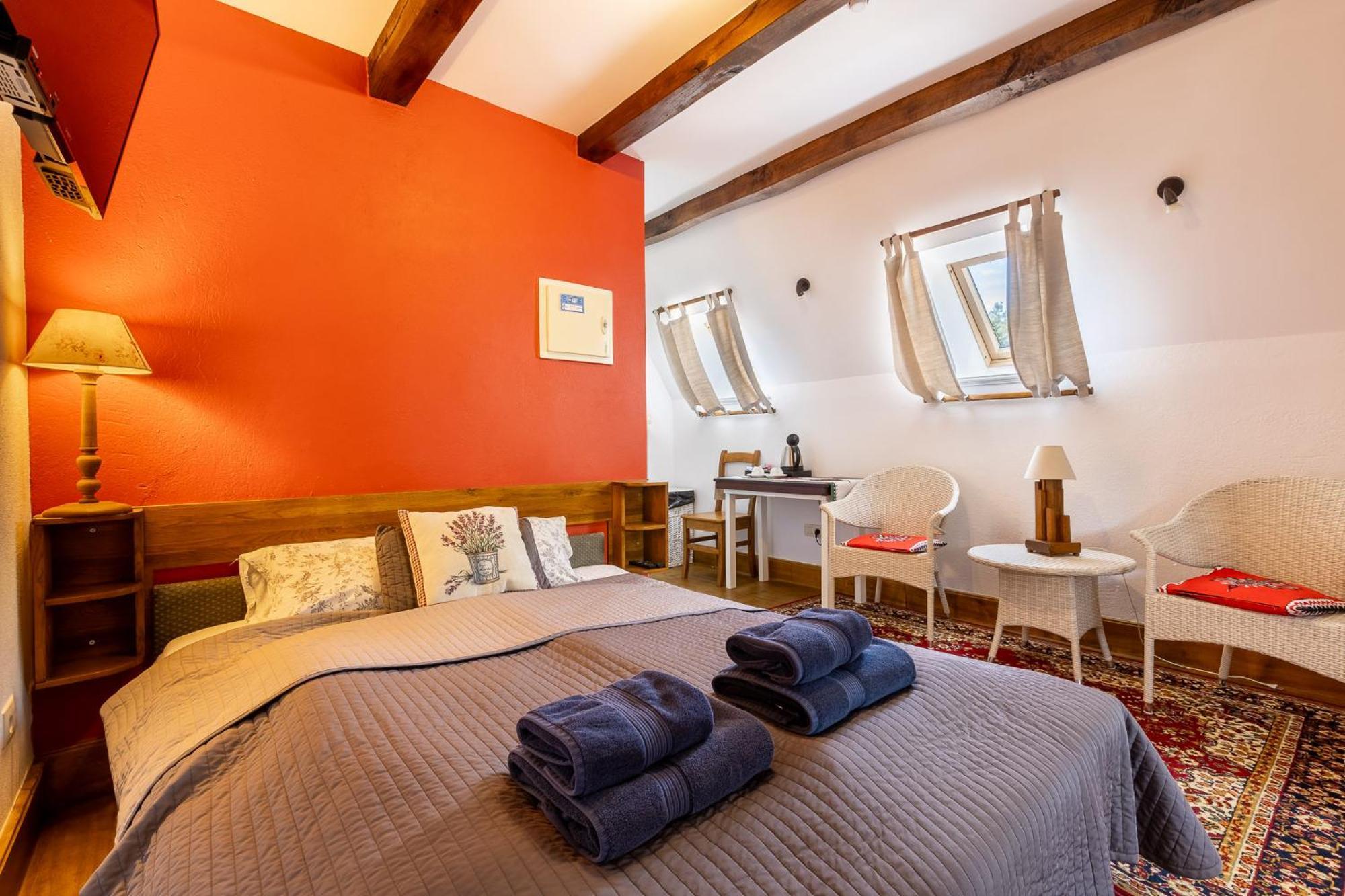 Gosciniec Pod Zajacem Bed & Breakfast Oleśnica Exterior foto